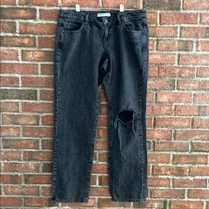 EUC Black Distressed Low Rise Straight Leg Jeans size 11